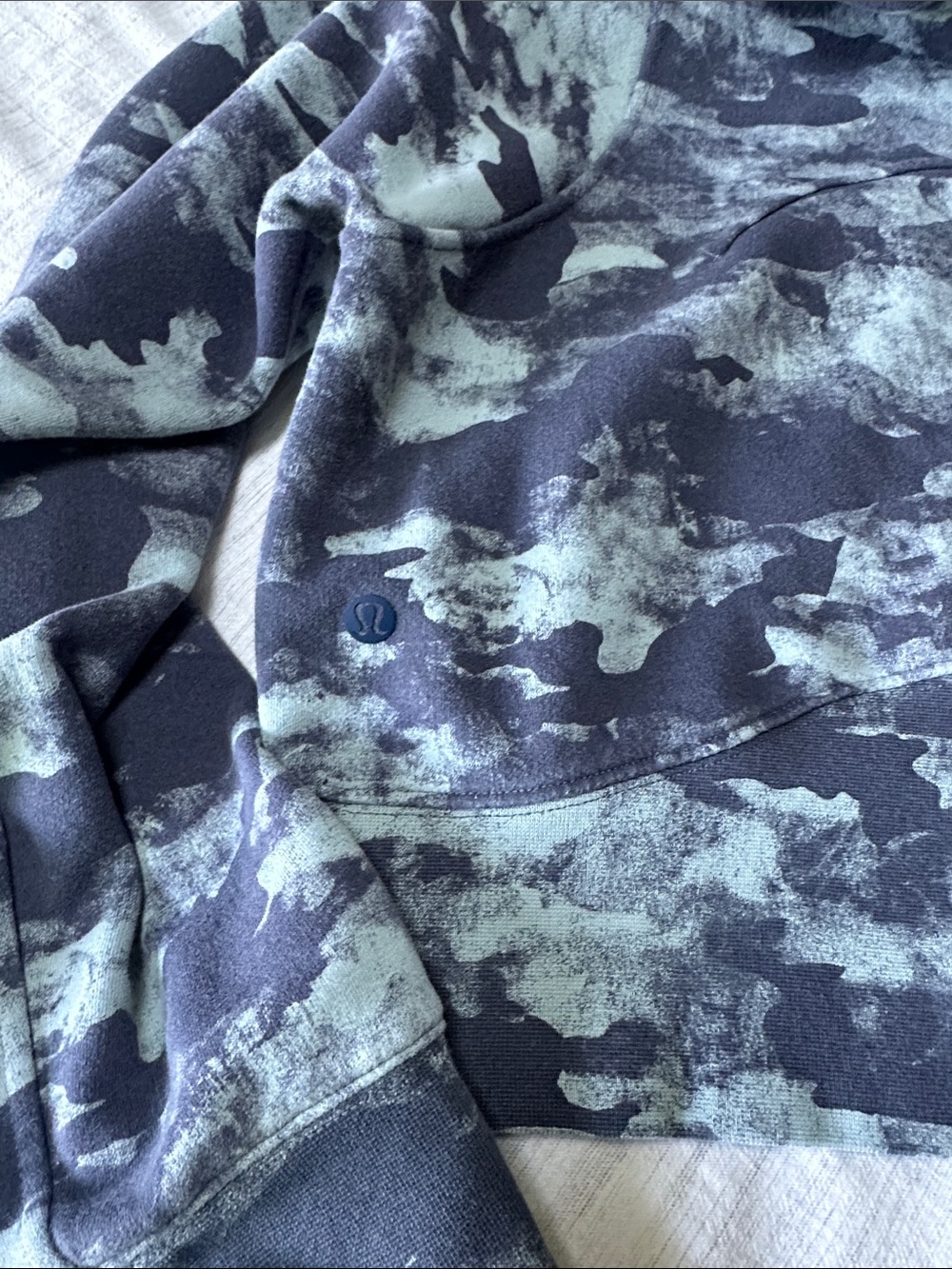 Lululemon Loungeful Cropped Hoodie - Picture 4 of 6